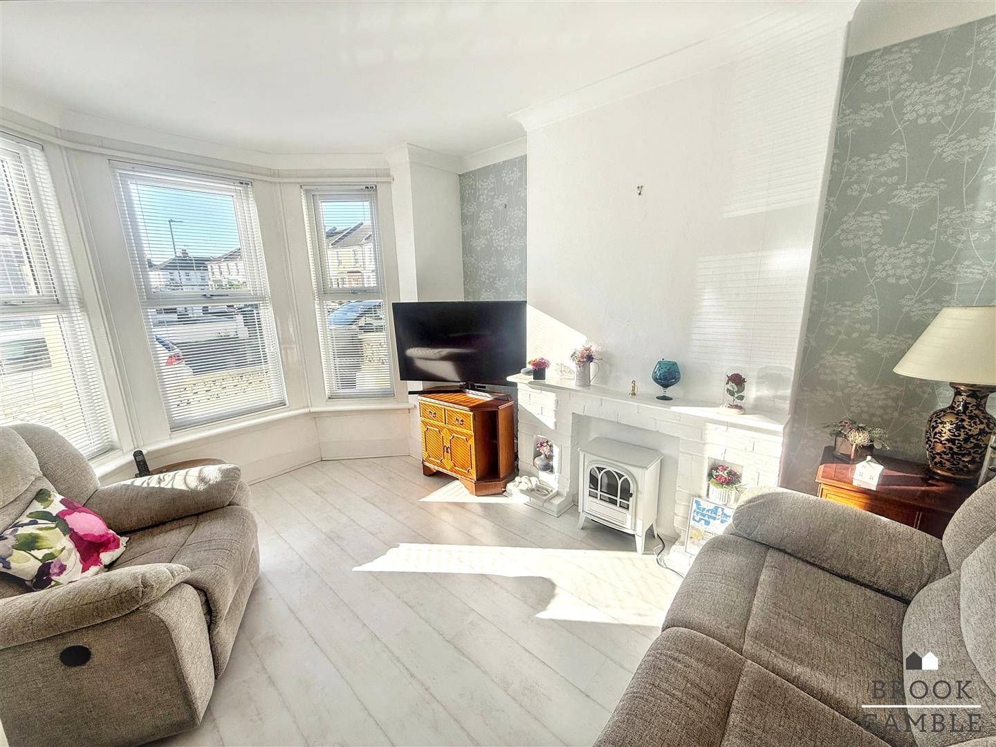 2 Bedroom House - Terraced. Beamsley Road in Eastbourne,  2